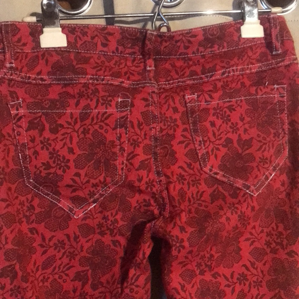 - Womans skinny jeans by cello jeans. Size 9 red with floral print - Picture 5 of 5